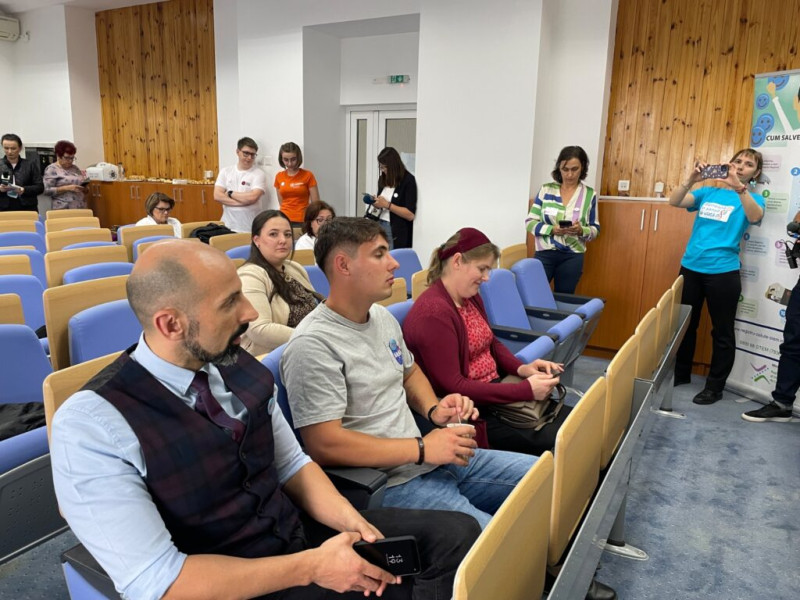Doi tineri din Iași se implică în donarea voluntară de celule stem hematopoietice