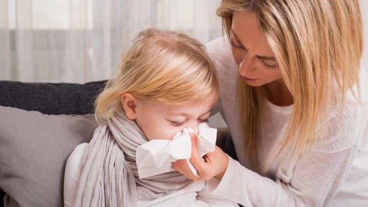 Medicii din Iași avertizează asupra unui sezon gripal dificil și recomandă vaccinarea copiilor