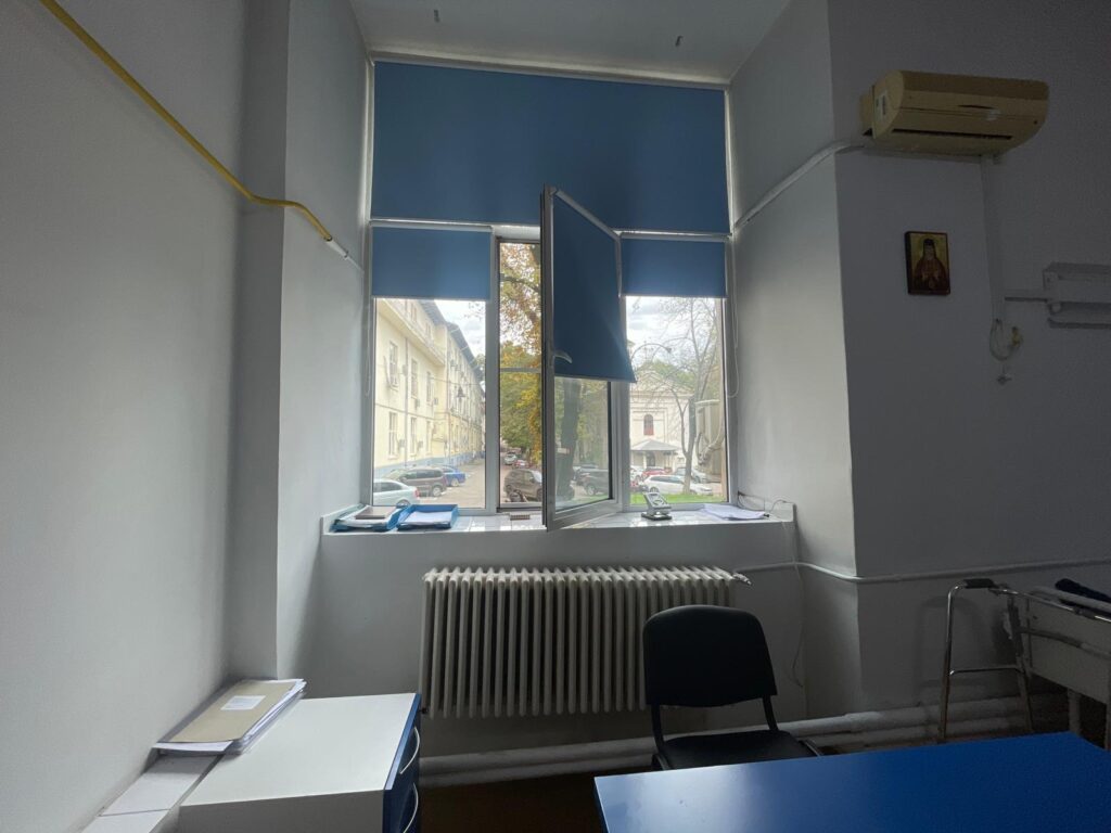 Pacienții de la spitalul Sf. Spiridon din Iași, afectați de căldura excesivă din saloane