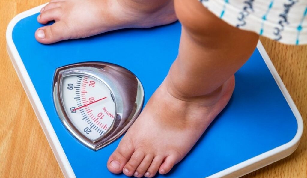 Cresc cazurile de obezitate la copii în România, avertizează INSP